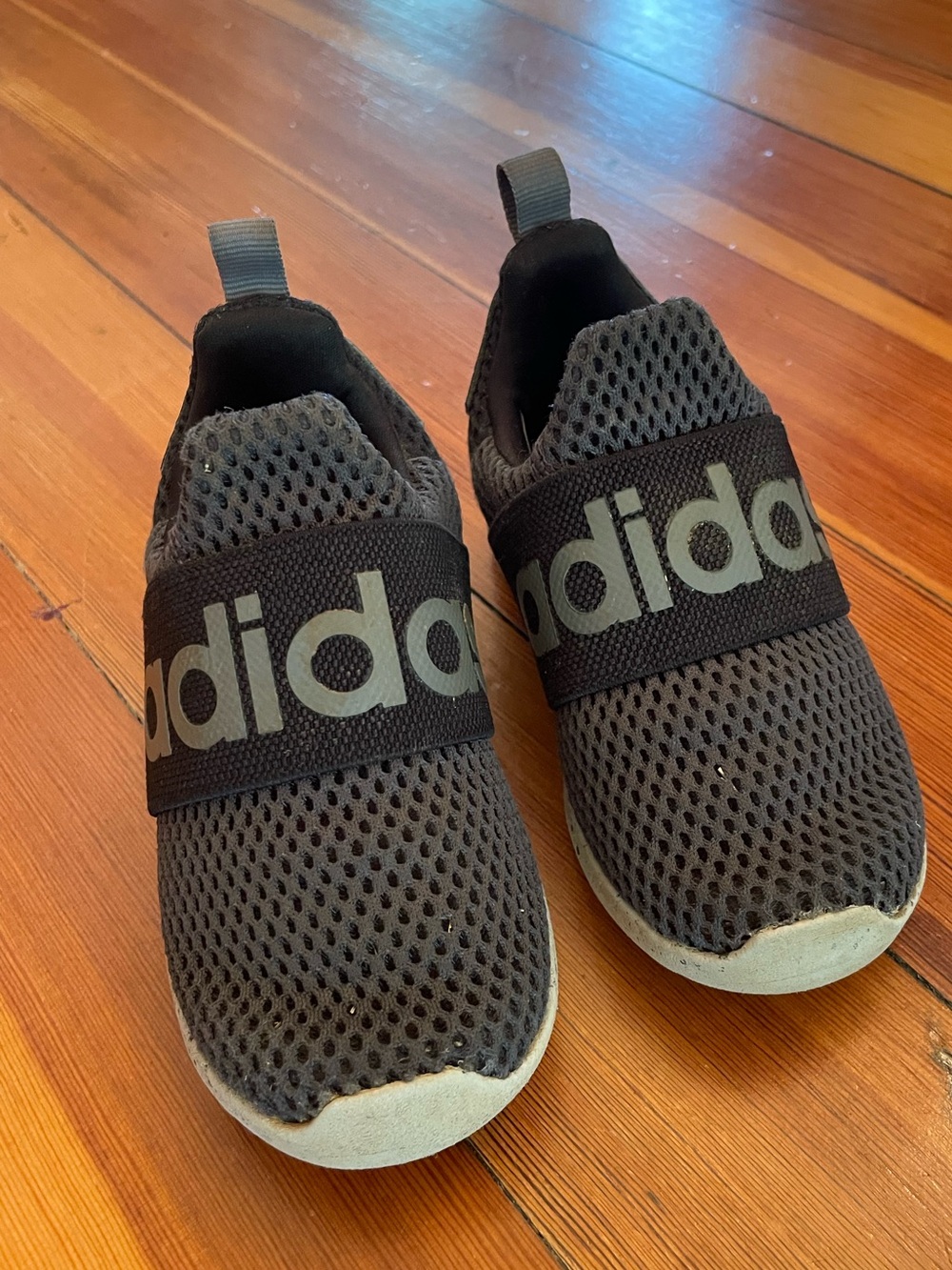 Adidas Sz 7 Toddler Shoes